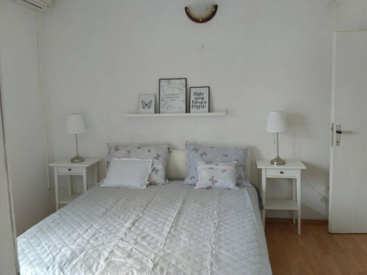Apartments By The Sea Sevid, Trogir - 16897 Marina Exterior foto